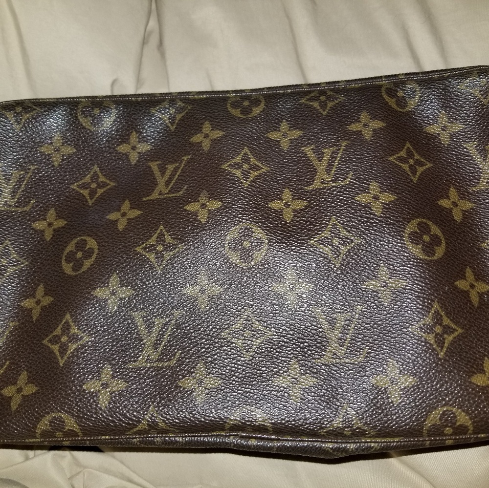Louis vuitton trousse 28 toiletry bag